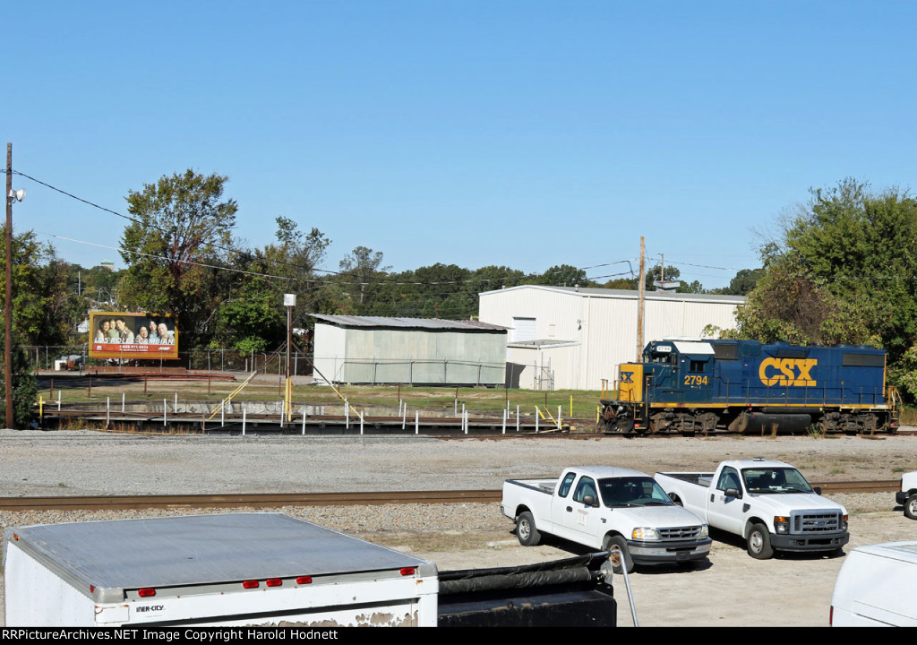 CSX 2794 near the former SAL turntable